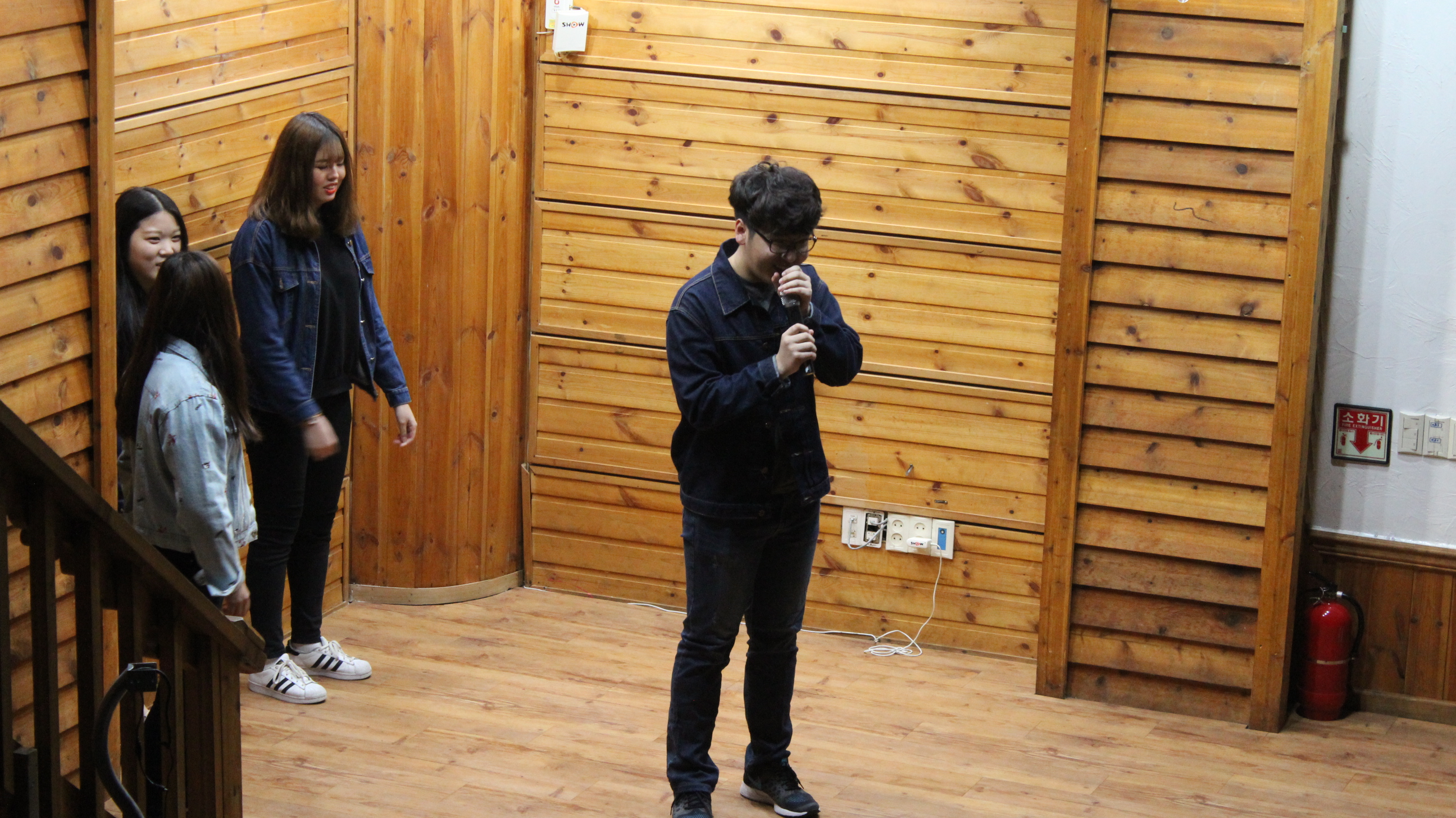 2016년 3월 24일 MT 16학번 친구들의 장기자랑!